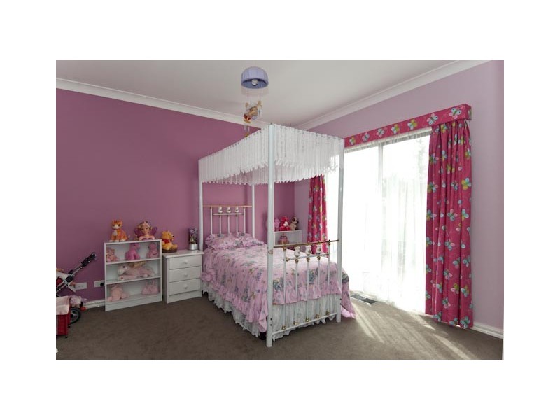 57 Wellington Road, Wandin North VIC 3139