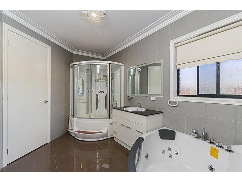14 Silver Oak Street, Keysborough VIC 3173