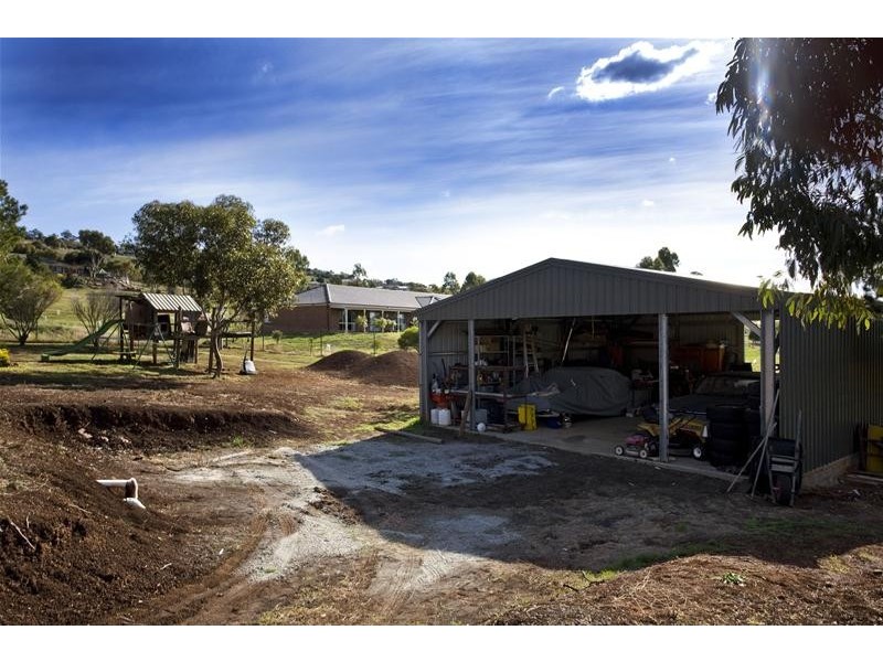 18 Manning Boulevard, Darley VIC 3340