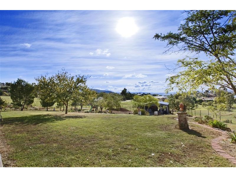 18 Manning Boulevard, Darley VIC 3340