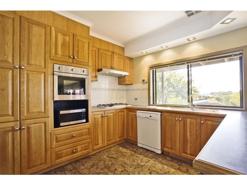 18 Manning Boulevard, Darley VIC 3340