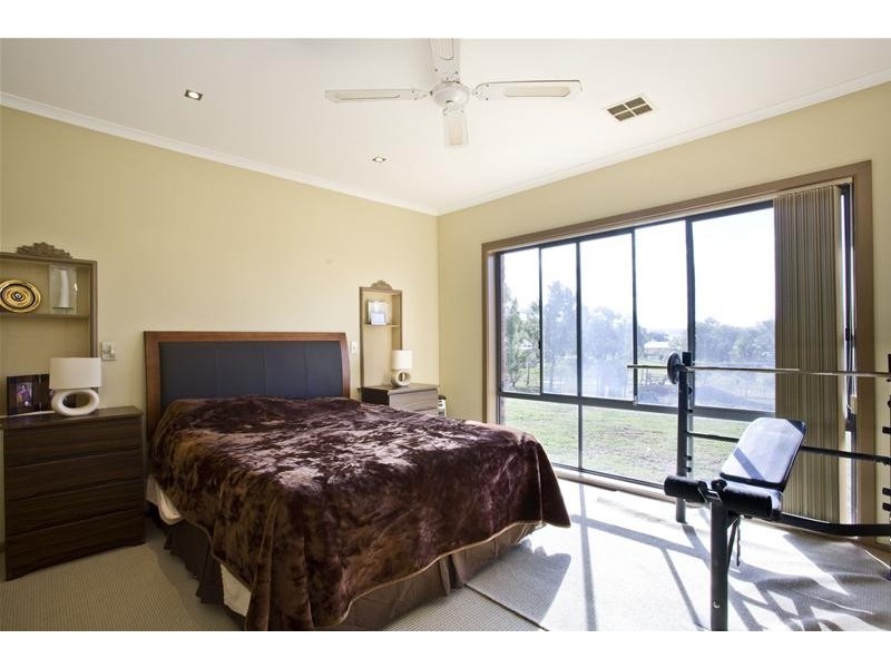 18 Manning Boulevard, Darley VIC 3340