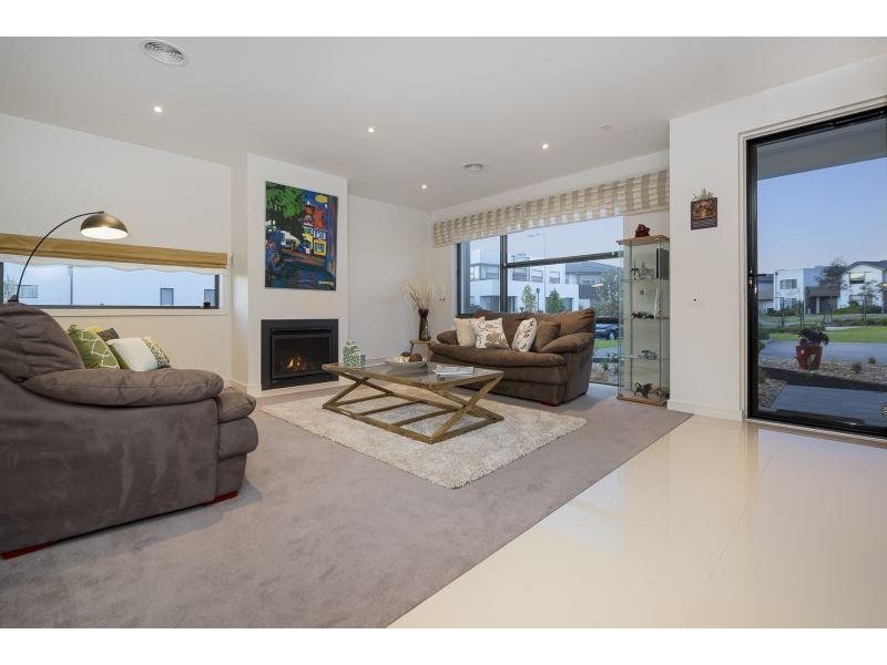 35 Exhibition Drive, Mulgrave VIC 3170