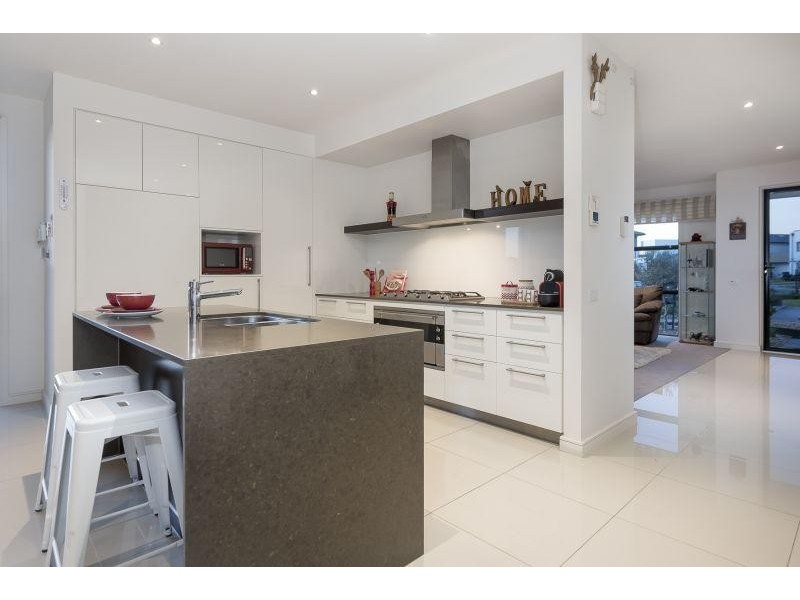 35 Exhibition Drive, Mulgrave VIC 3170