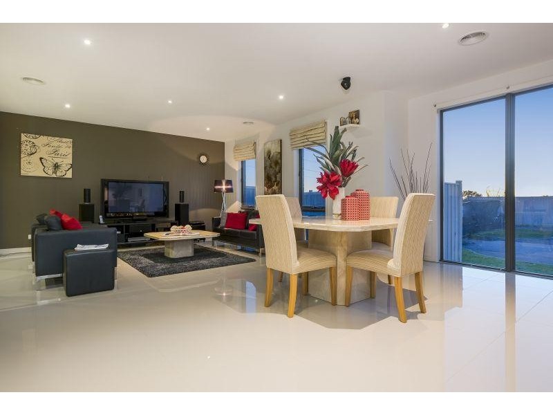 35 Exhibition Drive, Mulgrave VIC 3170