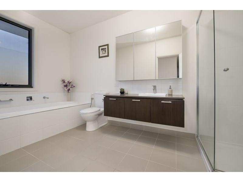 35 Exhibition Drive, Mulgrave VIC 3170