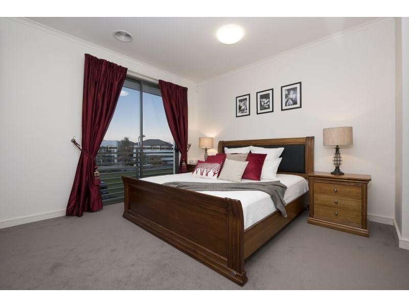 35 Exhibition Drive, Mulgrave VIC 3170