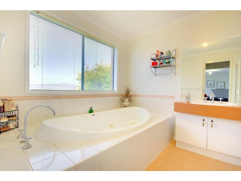 11 Eliza Close, Williamstown VIC 3016