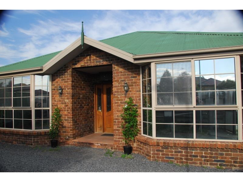 2 Flora Road, Clayton VIC 3168