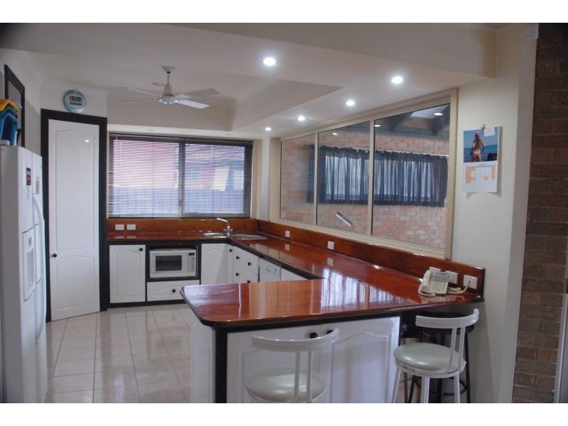 2 Flora Road, Clayton VIC 3168