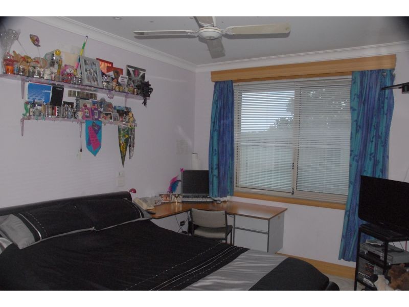 2 Flora Road, Clayton VIC 3168