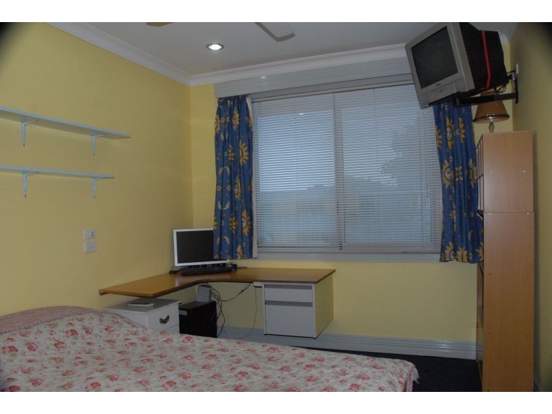 2 Flora Road, Clayton VIC 3168