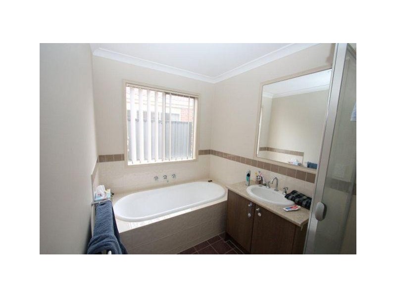 17 Coombes Court, Point Cook VIC 3030