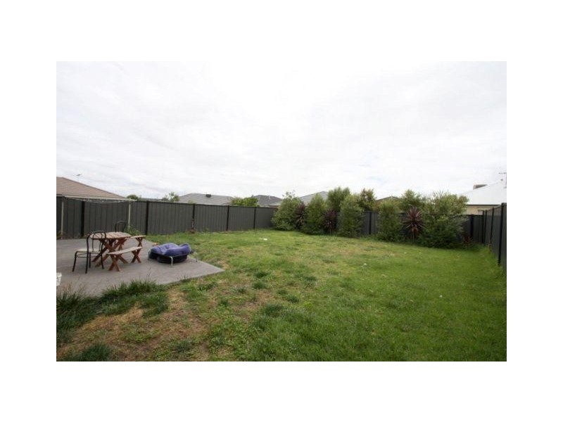 17 Coombes Court, Point Cook VIC 3030