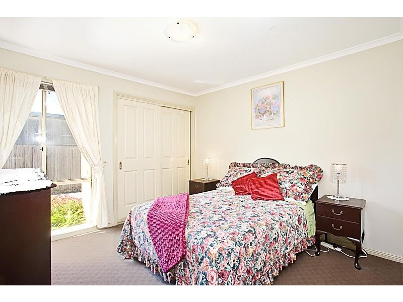 2/26 Henty Street, Pakenham VIC 3810