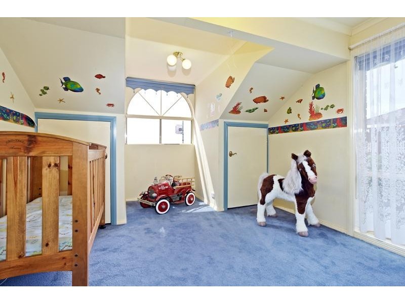 8 Minton Walk, Narre Warren South VIC 3805