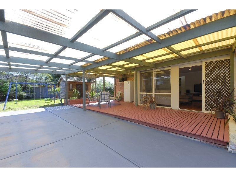 6 Tussock Crescent, Sydenham VIC 3037