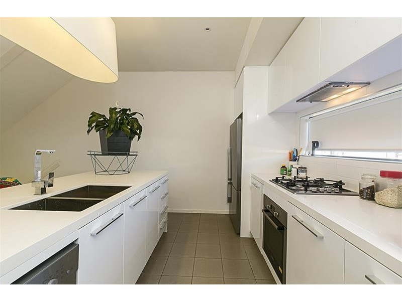 14 Central Park Walk, Cheltenham VIC 3192