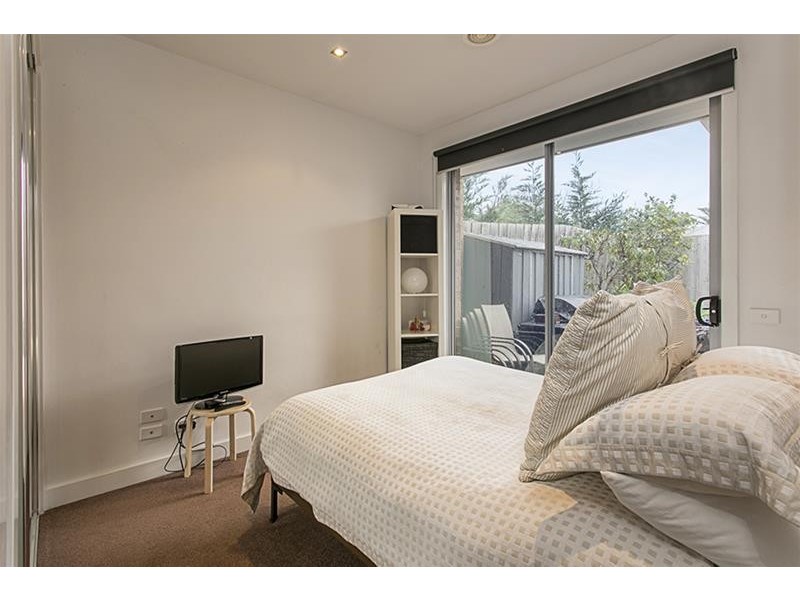 2/27 Cash Grove, Mount Waverley VIC 3149