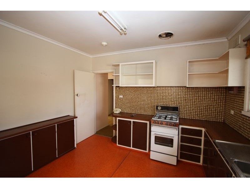 2 Folkestone Road, Glen Waverley VIC 3150