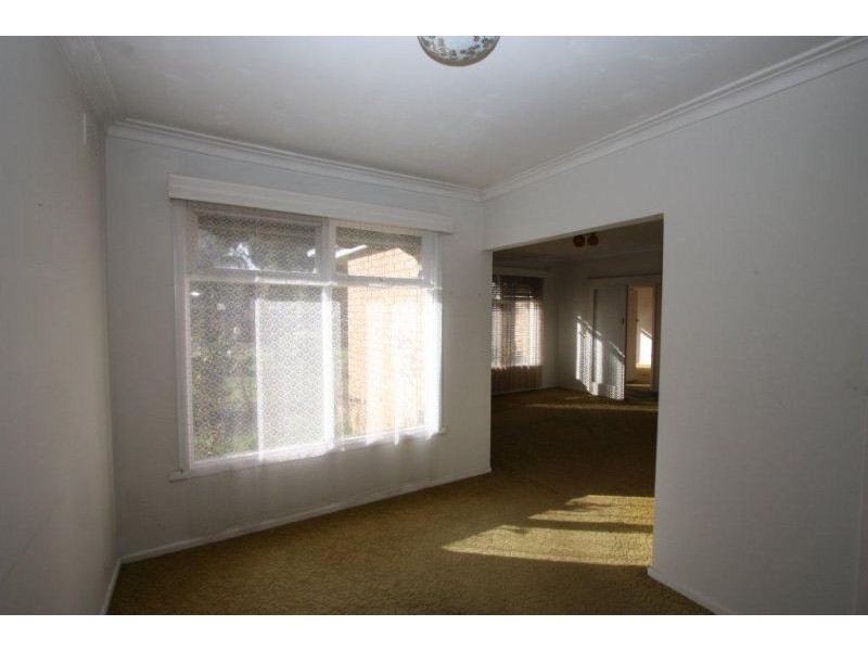 2 Folkestone Road, Glen Waverley VIC 3150