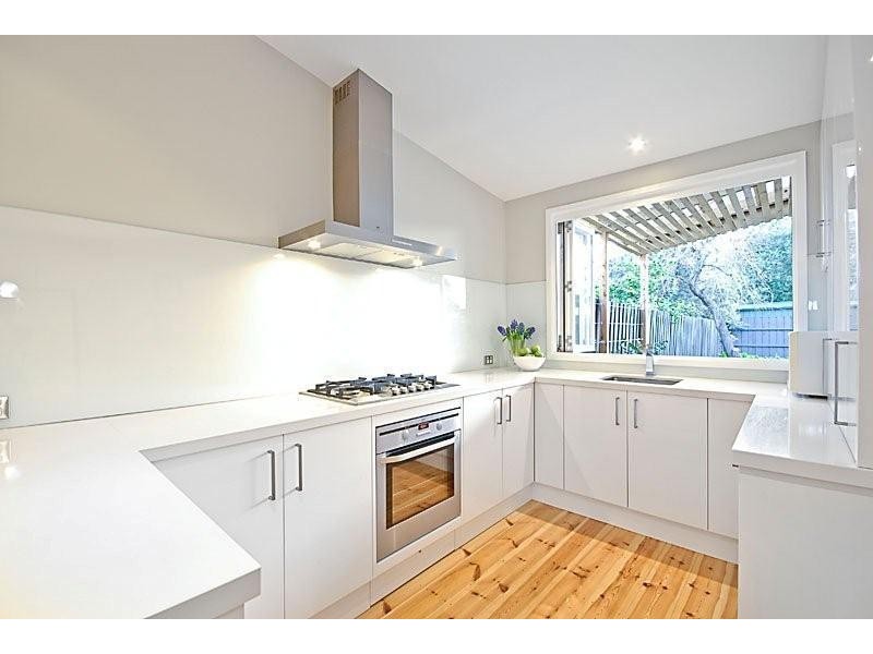 12 Alfred Street, Seddon VIC 3011