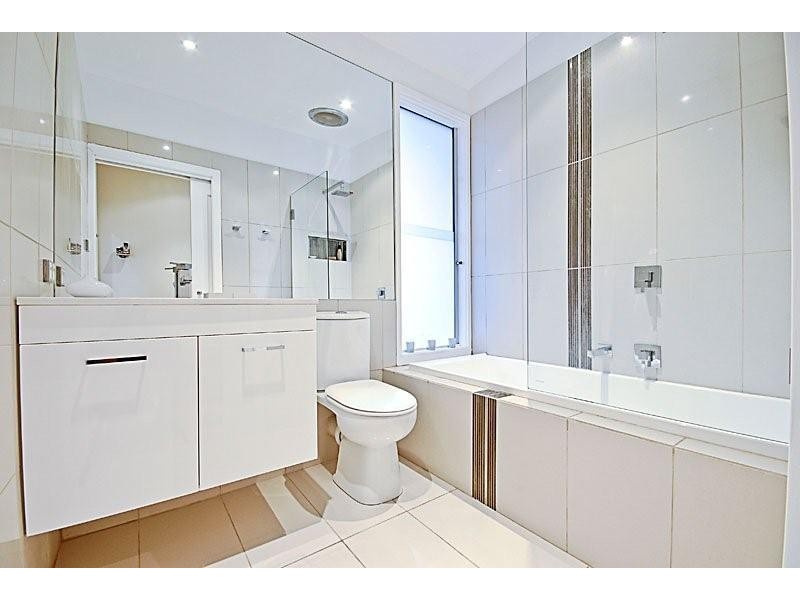 12 Alfred Street, Seddon VIC 3011