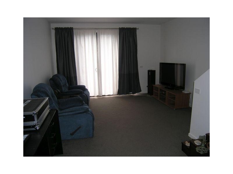 38 Central Park Walk, Cheltenham VIC 3192