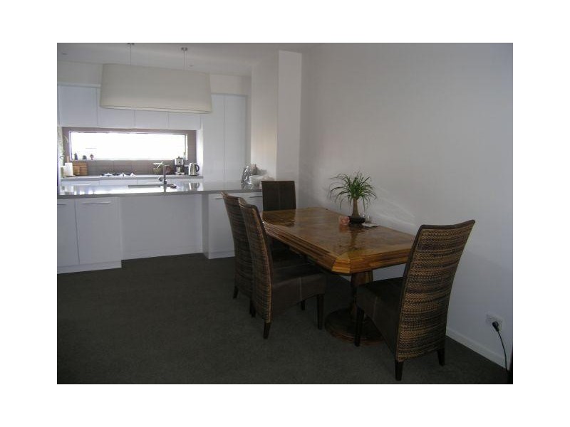 38 Central Park Walk, Cheltenham VIC 3192