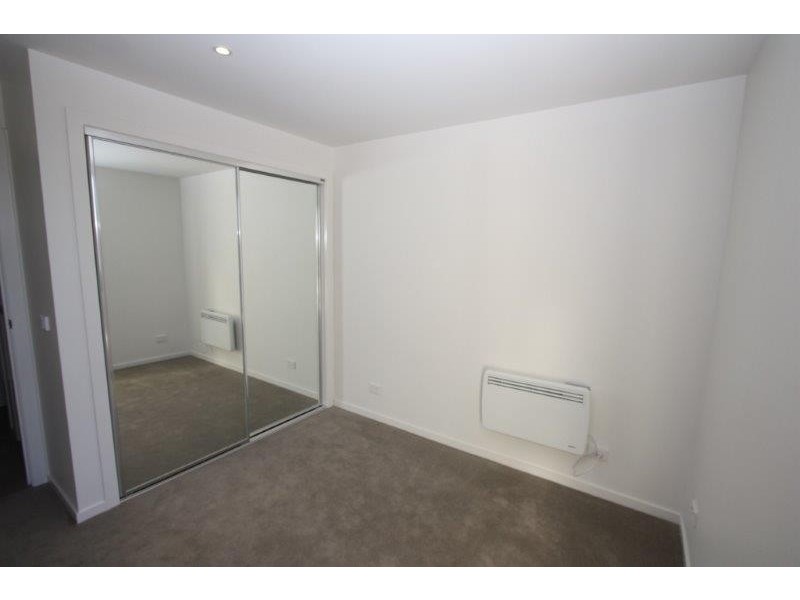 38 Central Park Walk, Cheltenham VIC 3192