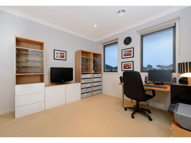 22 Cookson Way, Burwood VIC 3125