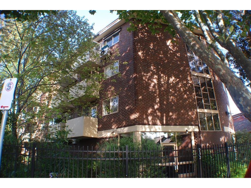 7/232 Barkly Street, St Kilda VIC 3182