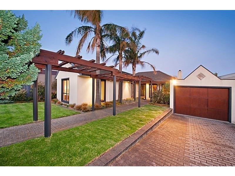 10 Sea Parade, Mentone VIC 3194