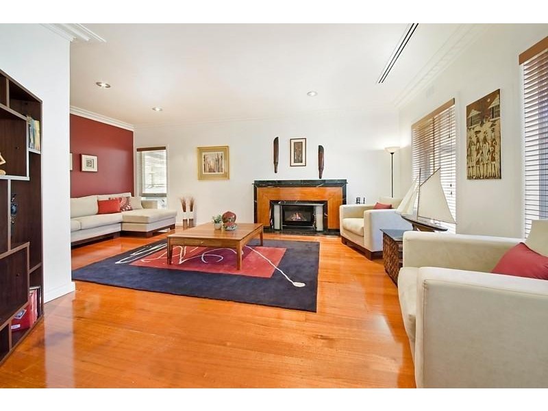 10 Sea Parade, Mentone VIC 3194