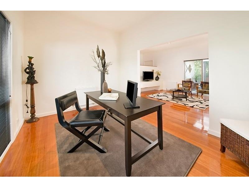 10 Sea Parade, Mentone VIC 3194