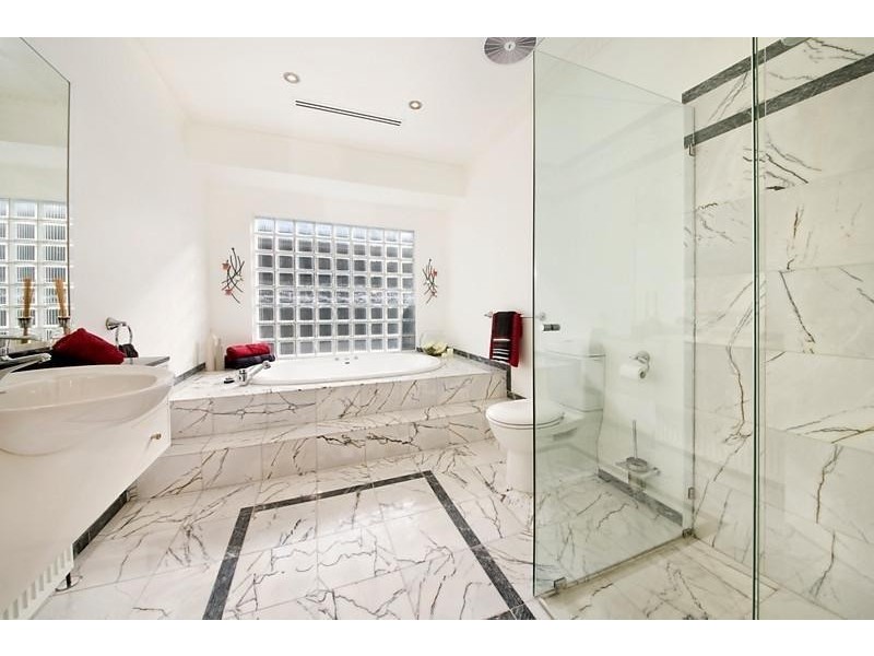 10 Sea Parade, Mentone VIC 3194