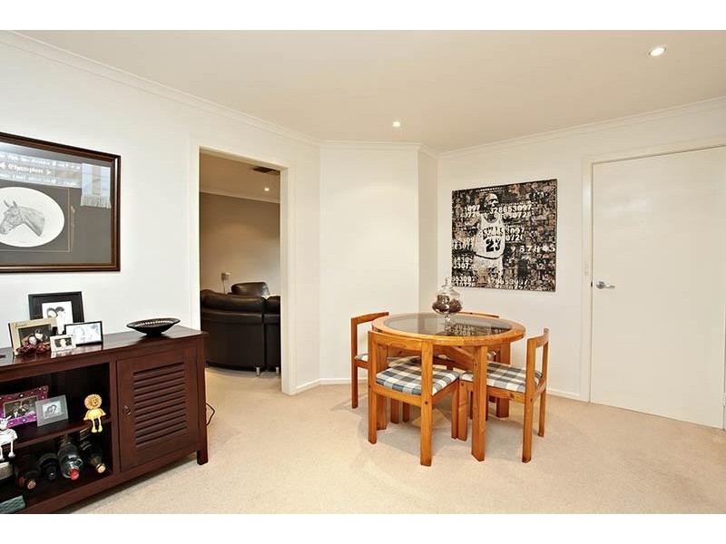 2/61 Edward Street, Macleod VIC 3085