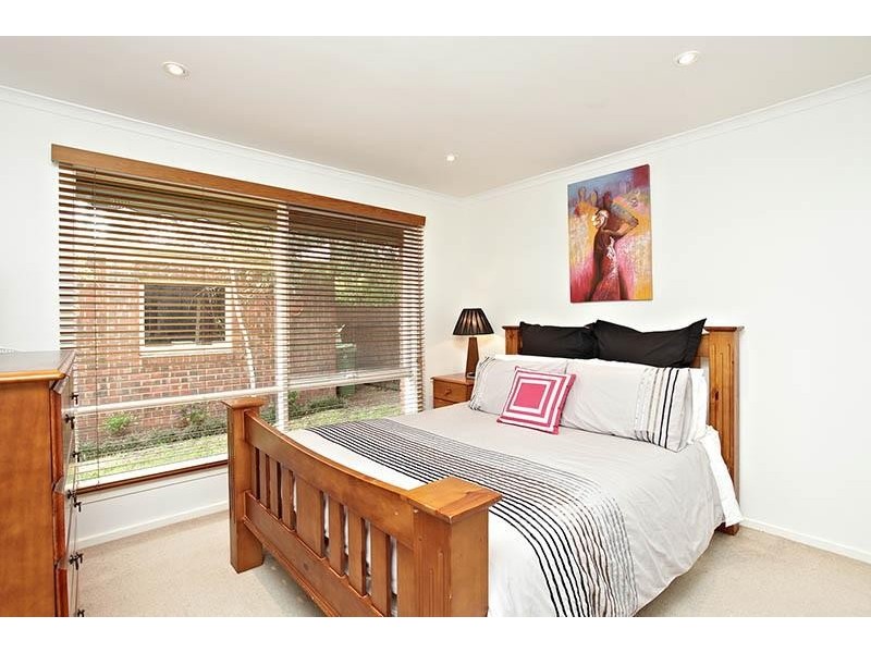 2/61 Edward Street, Macleod VIC 3085