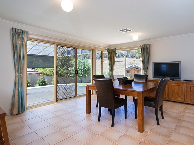 90 Grevillea Way, Woodside SA 5244