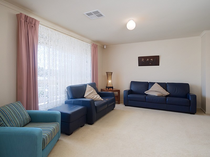 90 Grevillea Way, Woodside SA 5244