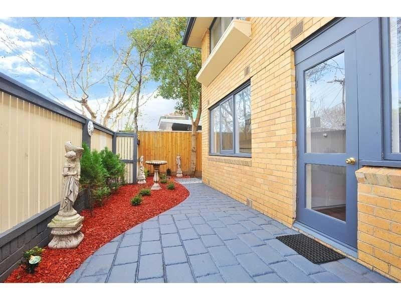 1/9 Joyce Street, Elwood VIC 3184