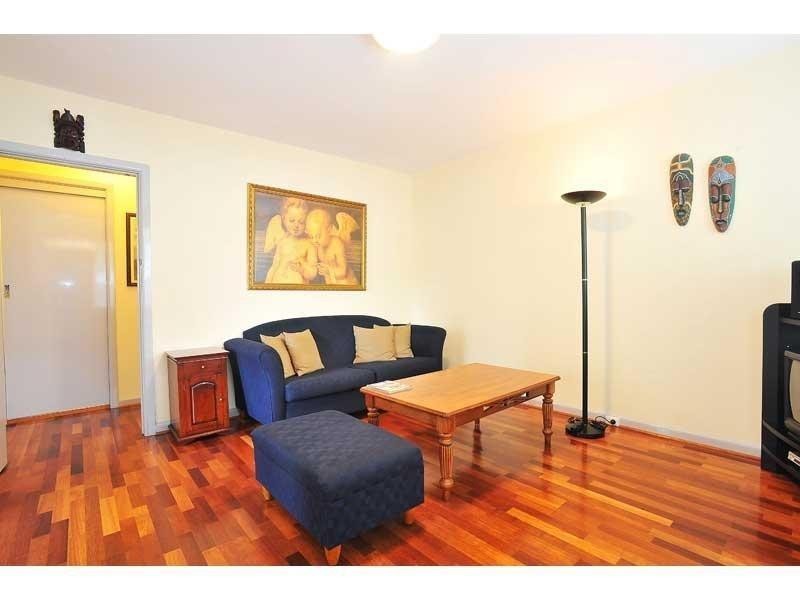 1/9 Joyce Street, Elwood VIC 3184