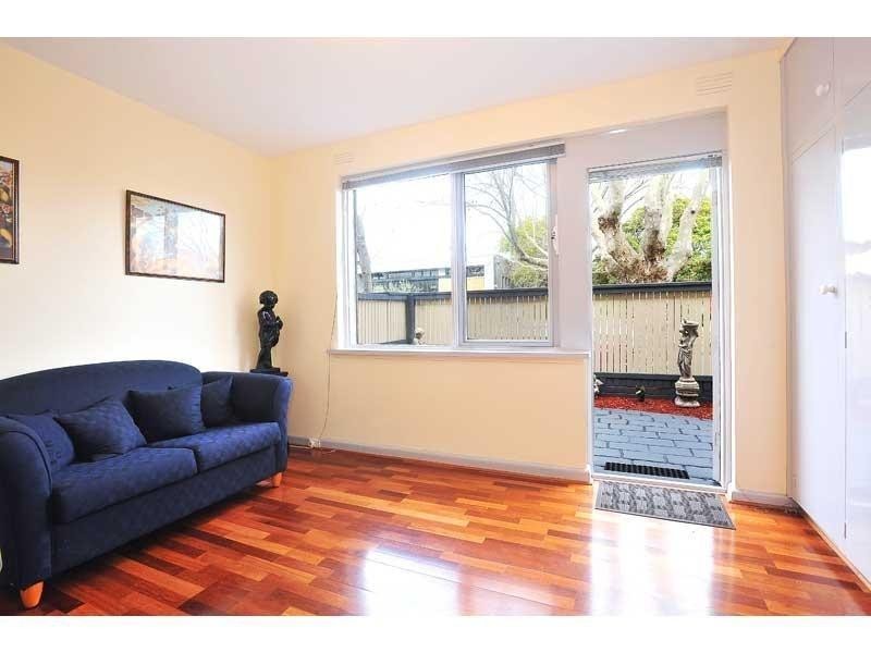 1/9 Joyce Street, Elwood VIC 3184