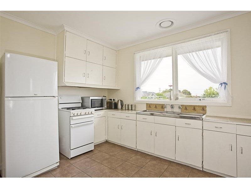 40 Sharon Road, Springvale South VIC 3172