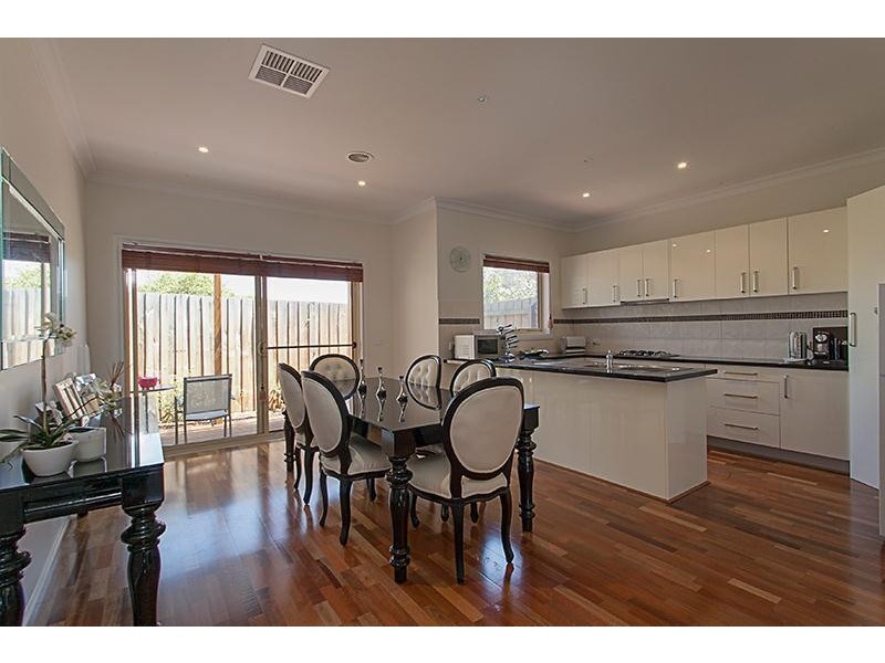 2/40 Russell Crescent, Doncaster East VIC 3109