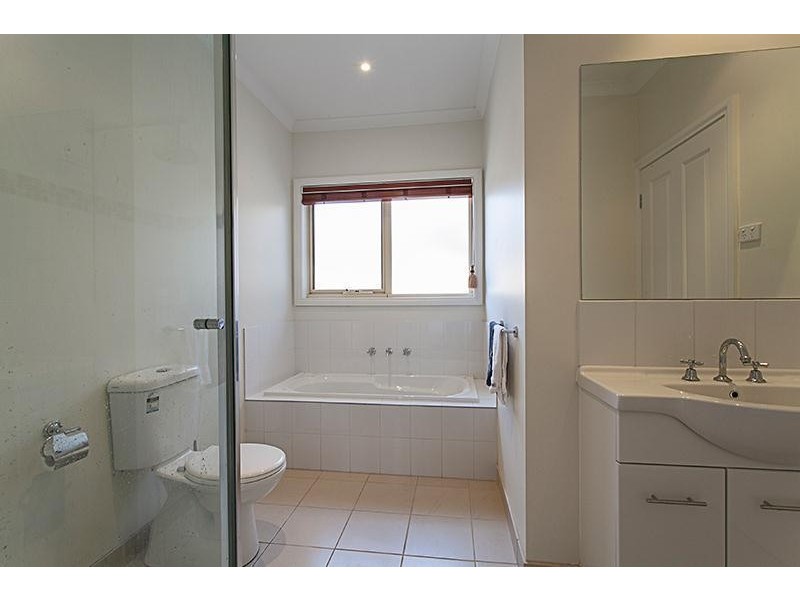 2/40 Russell Crescent, Doncaster East VIC 3109