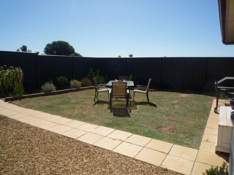 39 Tooma Drive, Murray Bridge East SA 5253