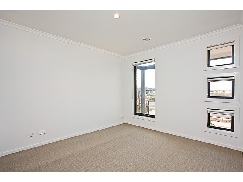 69 Kingbird Avenue, Tarneit VIC 3029