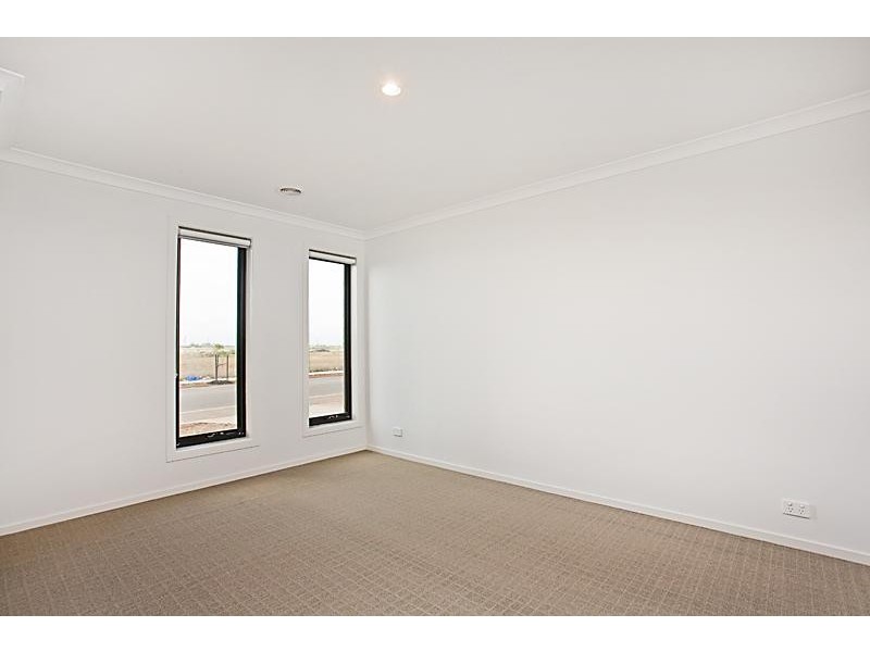 69 Kingbird Avenue, Tarneit VIC 3029