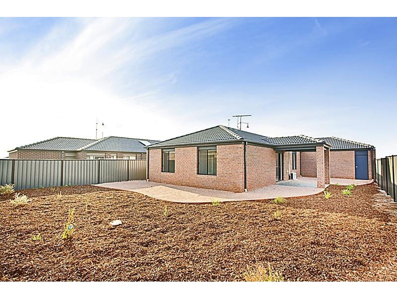 69 Kingbird Avenue, Tarneit VIC 3029
